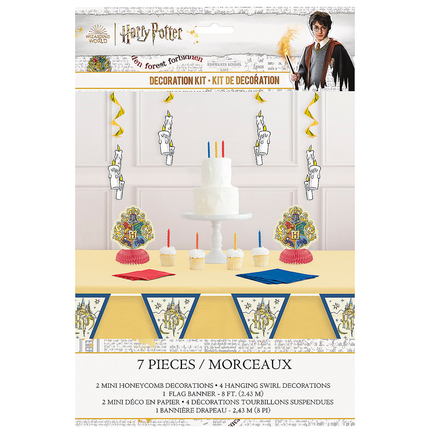 Harry Potter-themed decoration kit with tableware and Harry Potter character on a white background
